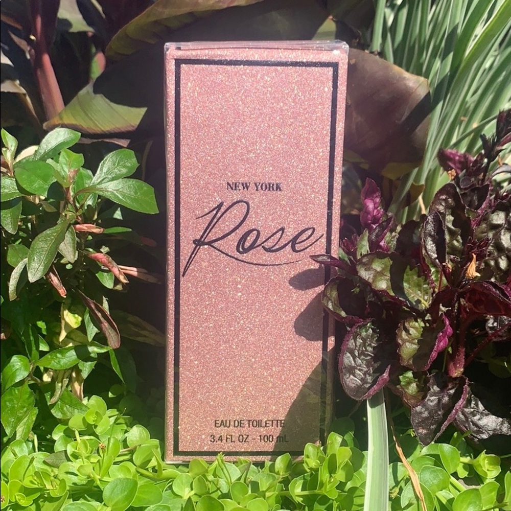 Rose 🥀 🥀